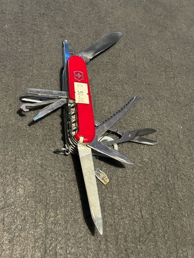Victorinox swiss army knife