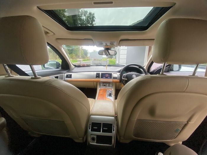 Jaguar XF 2012