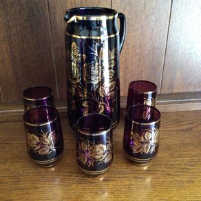 Vintage 60s Bohemian purple Amethyst Glass Pitcher Gold roses W/ 5 matching glasses