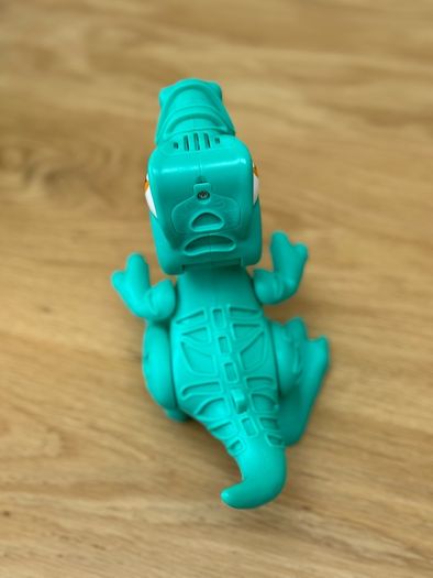 Play-Doh Dino T-Rex that chews and makes sounds