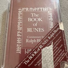 The Book Of Runes Ralph Blum(very rare)