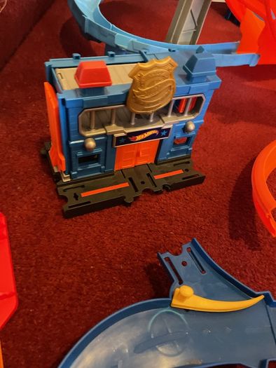 hot wheels: mega set bundle includes 7 HotWheels sets