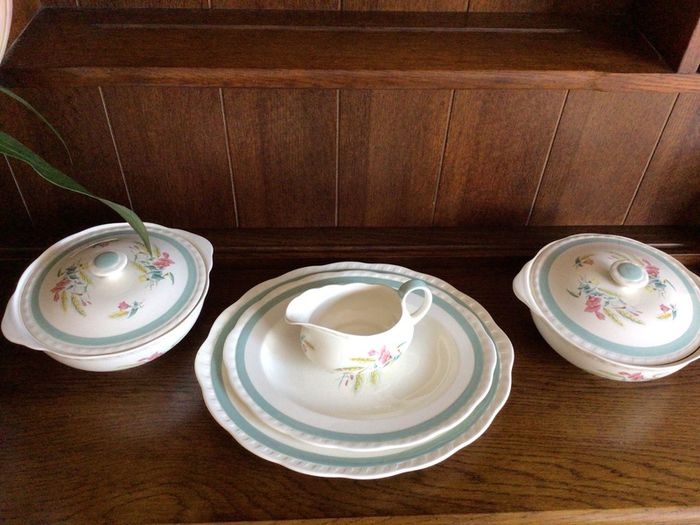 Alfred Meakin 1950s Harvest Bouquet Tableware Serving platters 2 Tureens and Gravy Boat