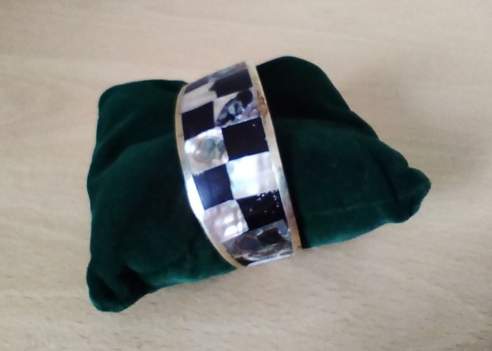 Mixed lot 3 bracelets 1x 925 silver glass bead, 1x Mexican Alpaca bangle (damaged) & 1x Britanny tourist crest bracelet FREEPOST