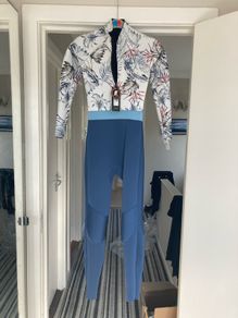 Ladies size 8 Rip Curl Wetsuit