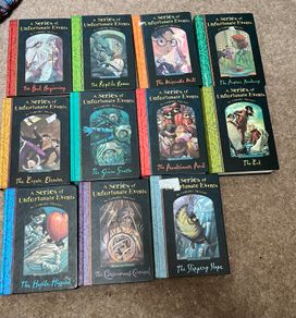 A serious of unfortunate events by Lemony Snicket bundle