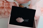 New pandora genuine lips charm