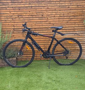 REID Urban X2 Hybrid Bike - Medium - 27 Speed - Hydraulic Disc Brakes