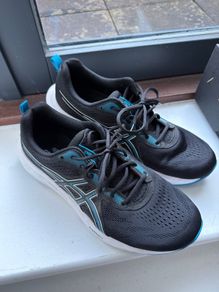 Asics trainers like new