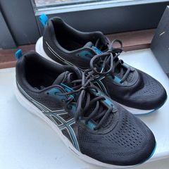 Asics trainers like new