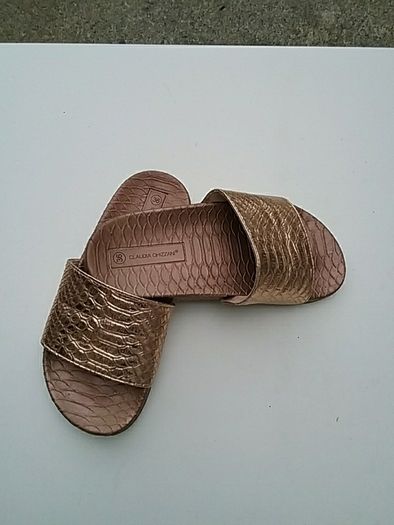Claudia Gizzani Sliders UK3