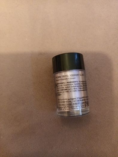 NYX pigments make up