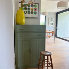 Chest of drawers