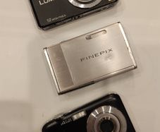 Compact Cameras (not working)