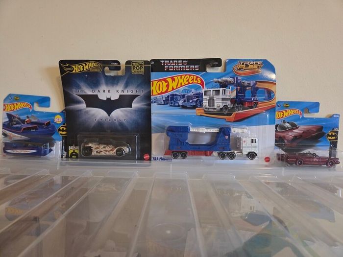 hot wheels batman transformers ultra magnus