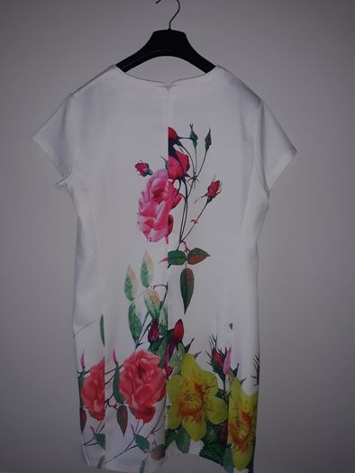 Ada Gatti white floral shift dress. Size XL
