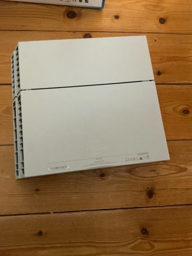 PS4 Console Boxed Glacier White With Additional Controller
