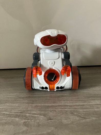 Clementoni programmable robot toy MIO the robot