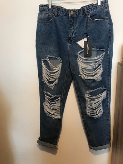 Pretty Little Thing Plus Mid Wash Extreme Ripped Turn Up Mom Jeans size 18 New with tags