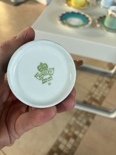 5x Vintage Aynsley demitasse cups and saucers