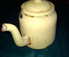Yellow enamel pot