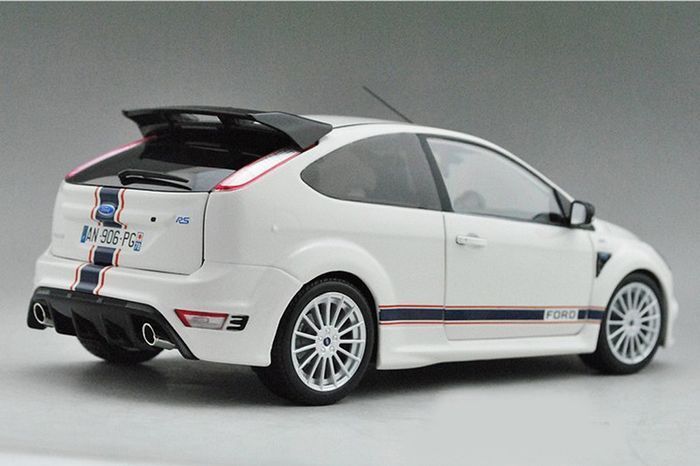 Ford Focus RS mk2 Le Mans Edition 2010 New in Box 1/18