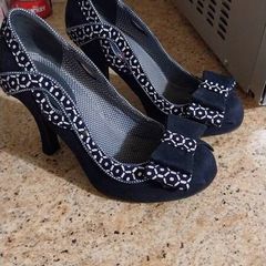 Size 4 rubyshoo