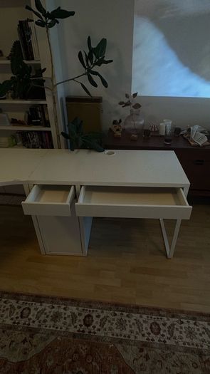 Ikea Micke corner desk