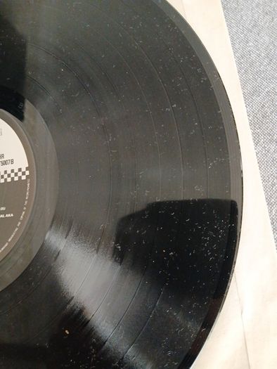 This are Two Tone Irish Pressing