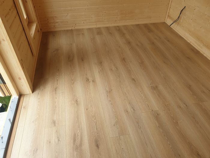 Laminate flooring service