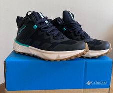 Columbia women's hiking/outdoor boots/shoes/footwear