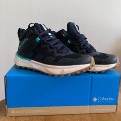 Columbia women's hiking/outdoor boots/shoes/footwear