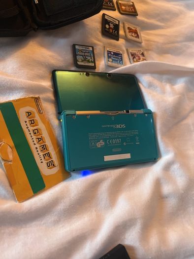 Nintendo 3DS blue