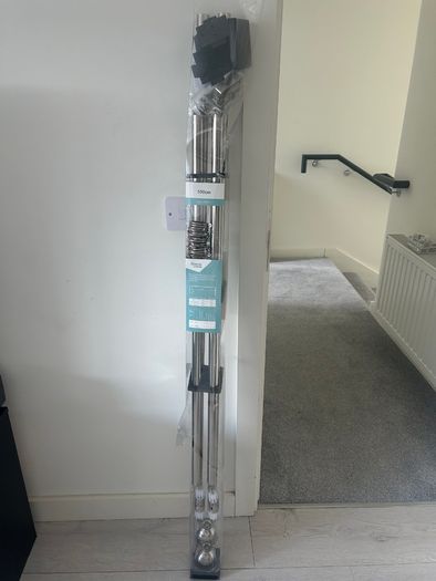 bay windows curtain poles