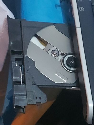 HP Pavilion zv6000, .5GB Ram, 60GB HDD, Original Windows XP, Real Genuine Vintage Laptop in excellent condition
