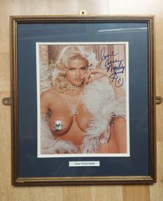 Interesting Anna Nicole Smith Signed 10x8 Photo Framed Autographed Memorabilia (No COA)