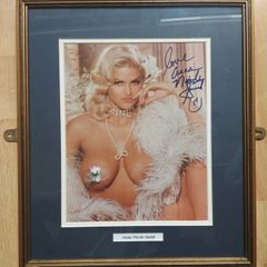 Interesting Anna Nicole Smith Signed 10x8 Photo Framed Autographed Memorabilia (No COA)