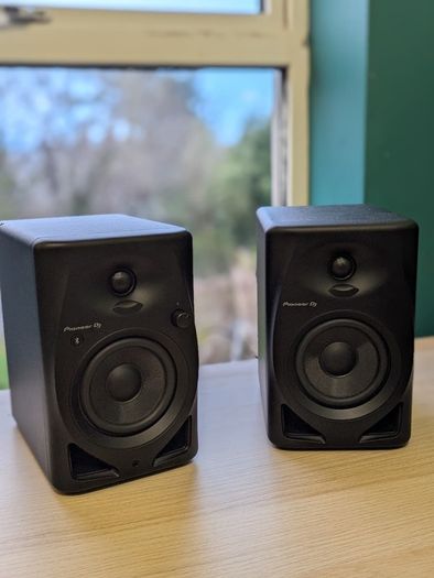 Pioneer DJ Monitors/Speakers