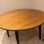 round dining Image 3