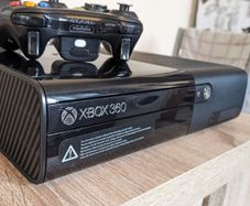 Xbox 360 E console 250GB