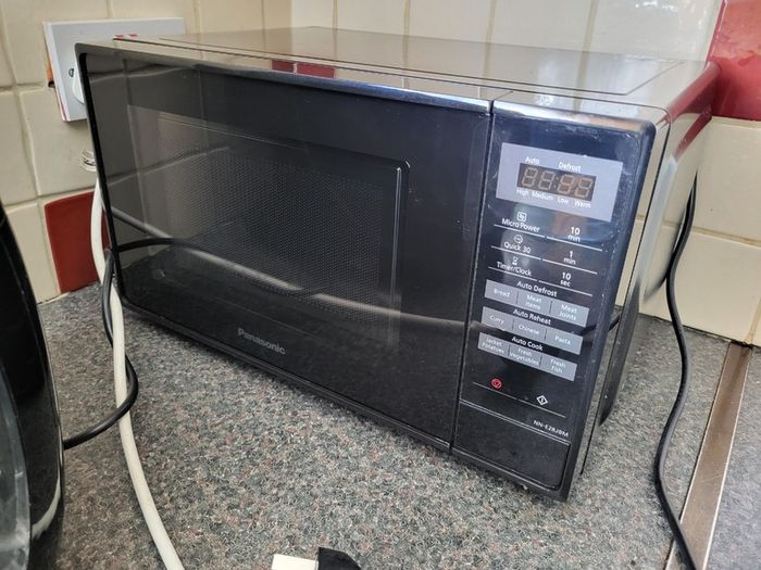 Panasonic microwave 800w NN-E28JBM