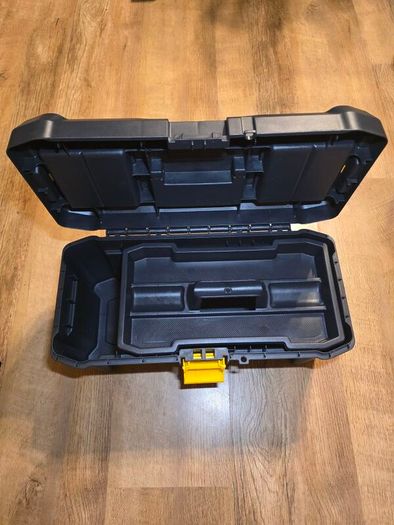 STANLEY 26" Essential Tool Box