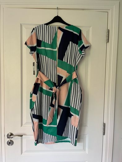 River Island, Oasis, Next, Savida, Miss Selfridges, Marc Angelo, Promod, Debenhams, Gelert, Carraig Donn, Dorothy Perkins Clothing