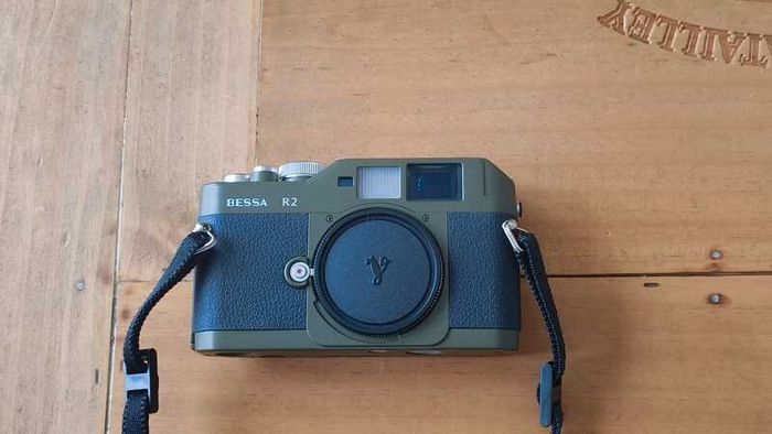 Voigtlander Bessa R2 Olive 35mm Rangefinder