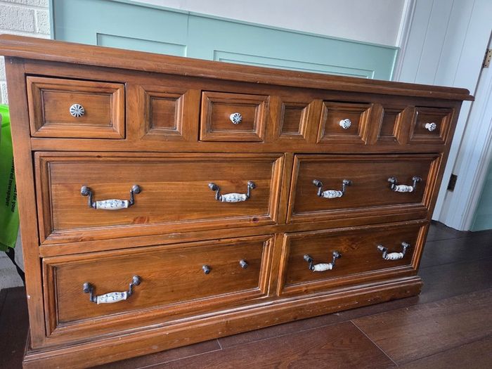 Solid wood 8-drawer dresser