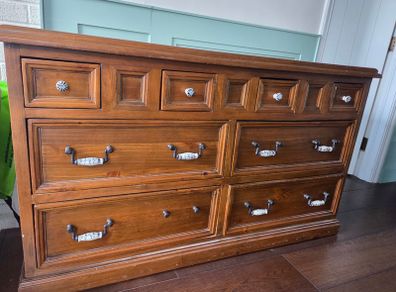 Solid wood 8-drawer dresser
