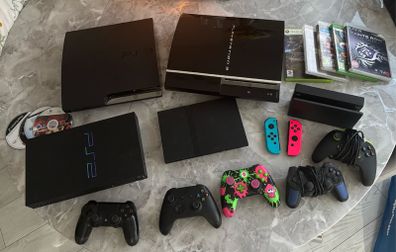 Consoles and accessories PlayStation Xbox Nintendo