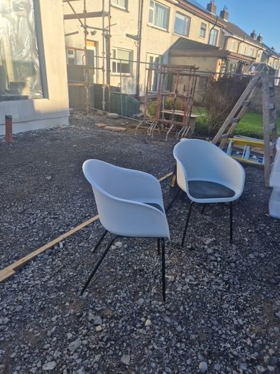 4 Kitchen Chairs in good knick they need a bit of a clean as there was a bit of work being done in the house