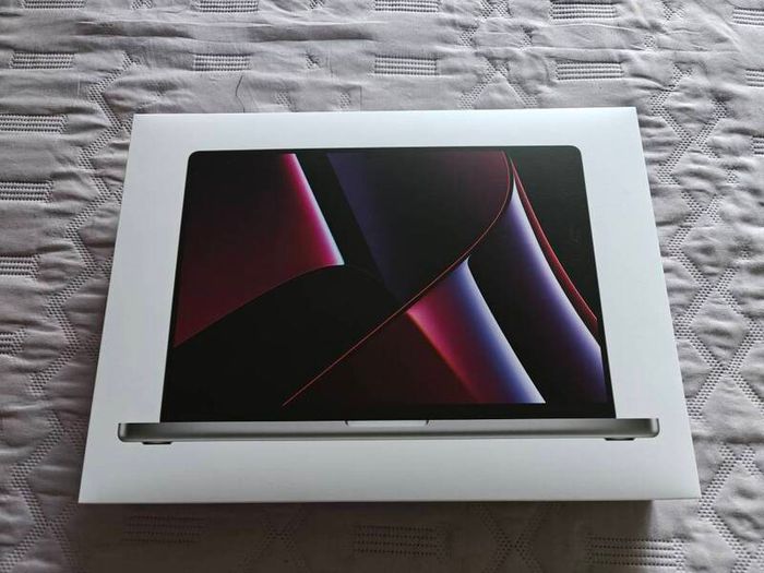 Macbook Pro M2 16" Box Only