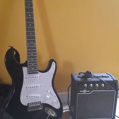 Gear4Music Beginners LA Electric Guitar & Amp Black